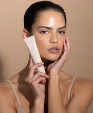 Load image into Gallery viewer, Mineral Mousse SPF50+ Dreamscreen